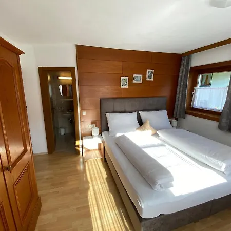 Schwemberger Ohne Fruehstueck Guest house Mayrhofen