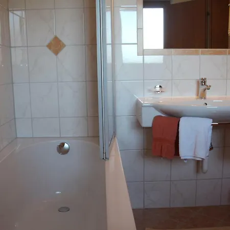 Schwemberger Ohne Fruehstueck Guest house Mayrhofen